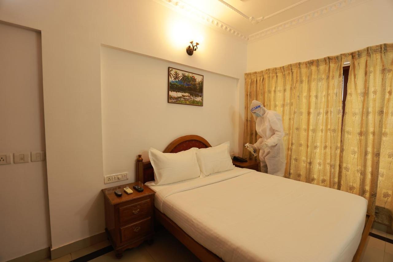 Hotel Teekay International Тривандрум Экстерьер фото