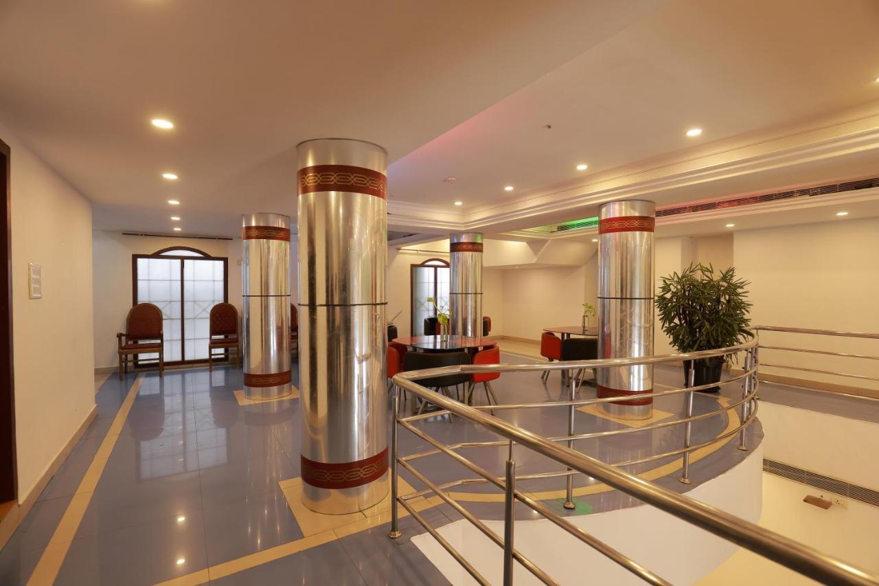 Hotel Teekay International Тривандрум Экстерьер фото